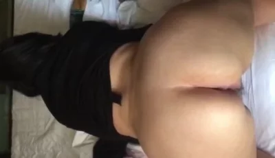 已婚少妇撅着大屁股求插抱着内射